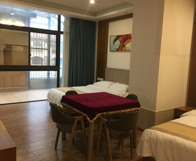 豪华机麻大床房 智慧娱乐与舒适住宿的完美融合